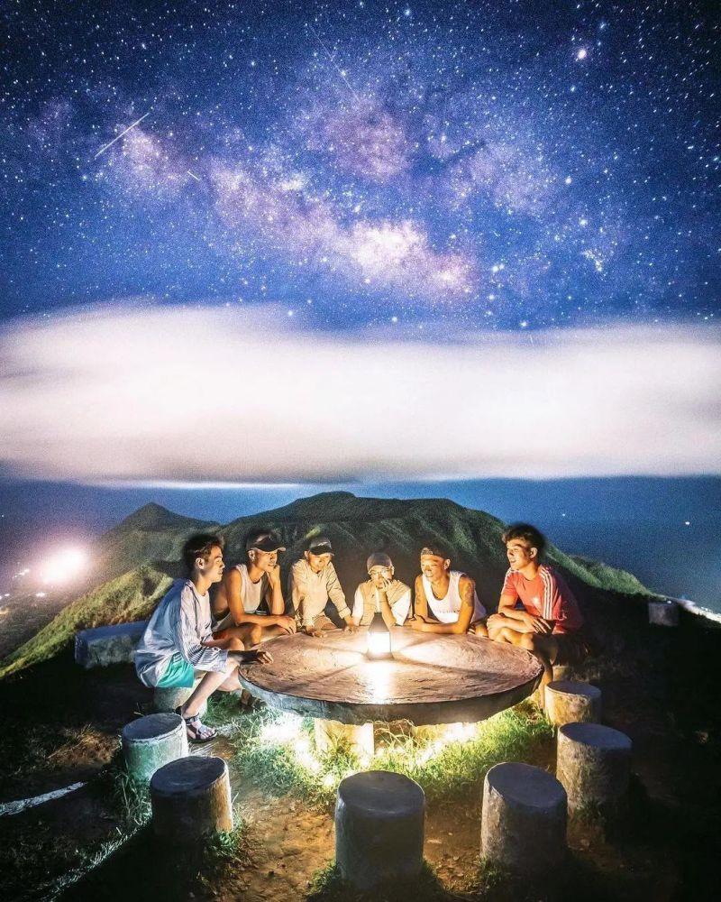 卡通红色汽车拼图